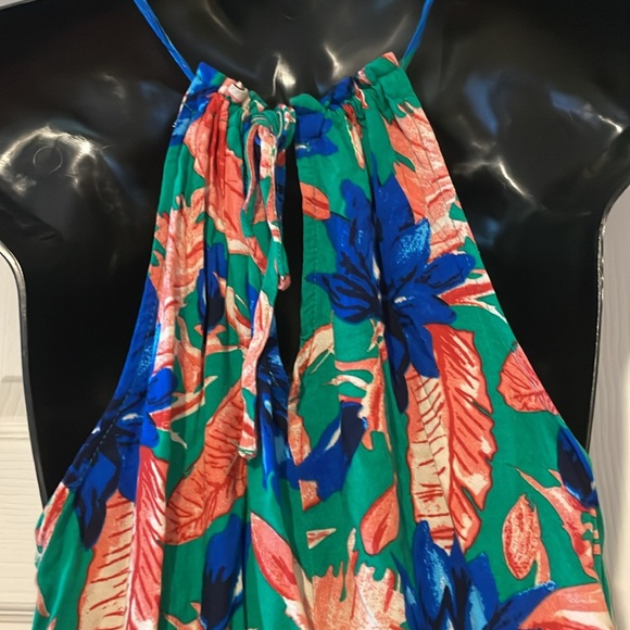 Beautiful Entro dress - Picture 4 of 4